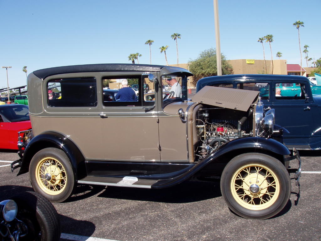 VINTAGE VEHICLES OF SUN CITY A Restoration and Social Club